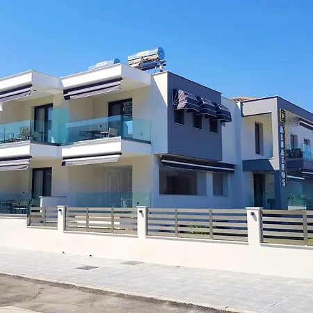 Albatros Luxury Апартамент *