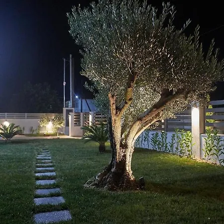 Albatros Luxury Nea Vrasna